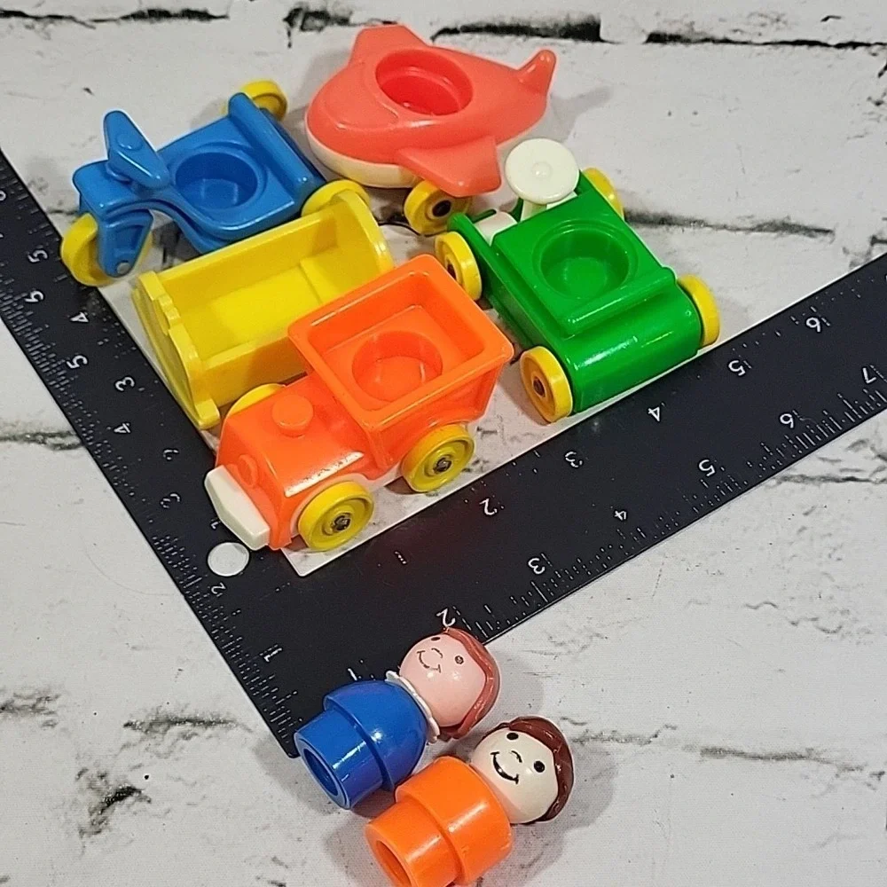 Vintage Fisher-Price Little People Figures Kids W/ Ride On Toys Train‎ Plane Car